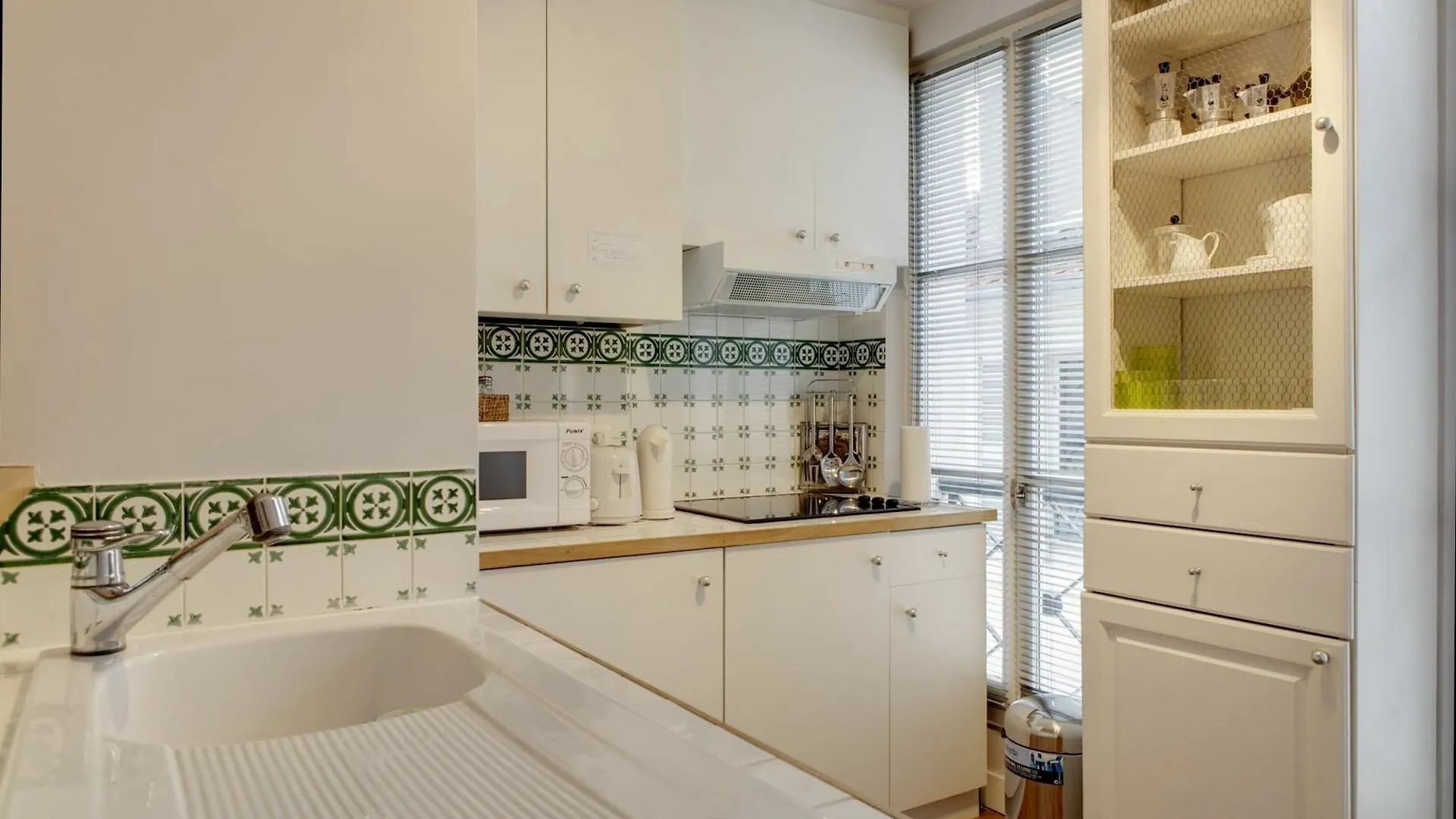 Europea - Montaigne Apartment