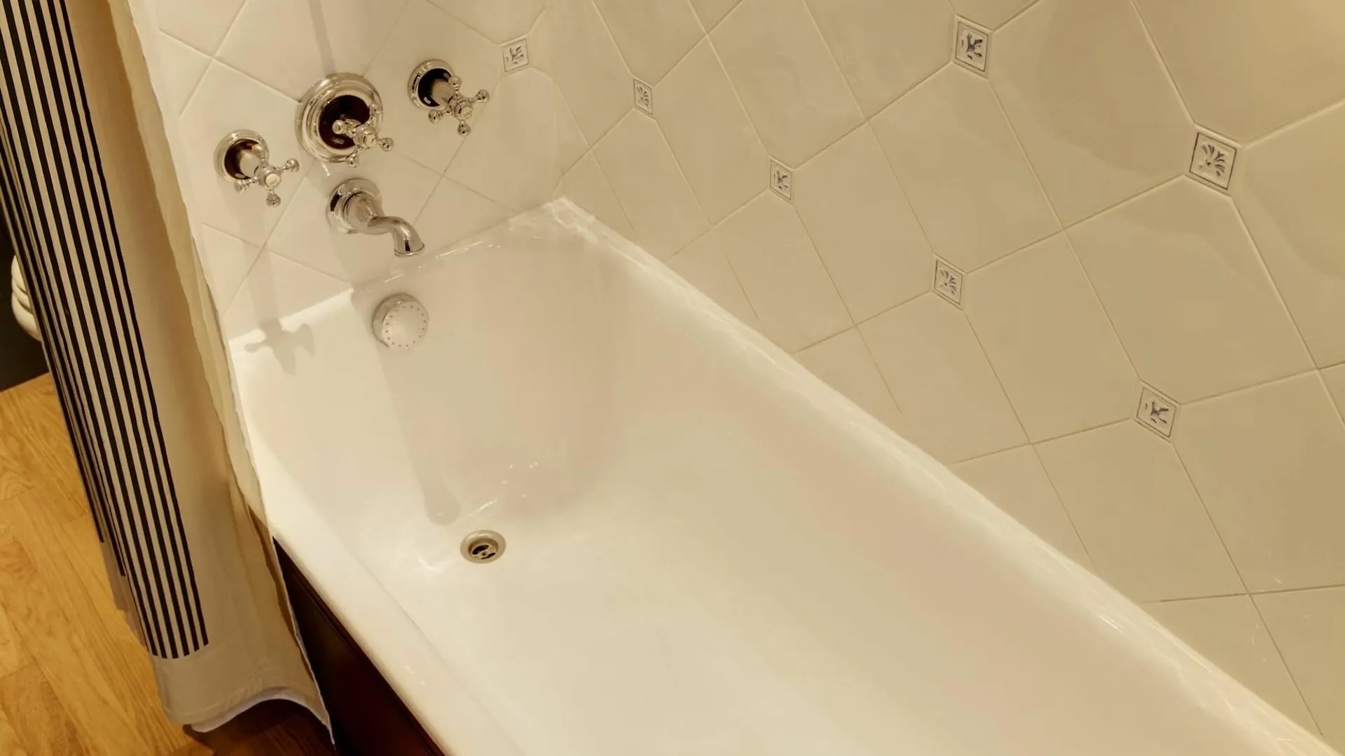 Europea - Montaigne Apartment Paris