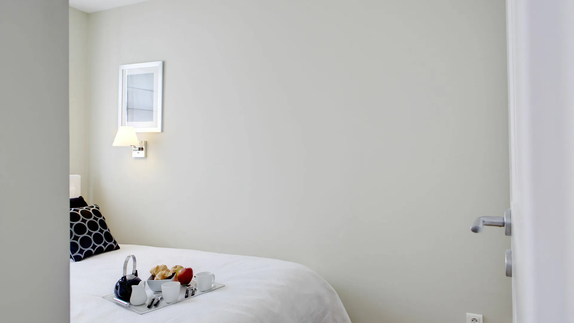 Europea - Montaigne Apartment